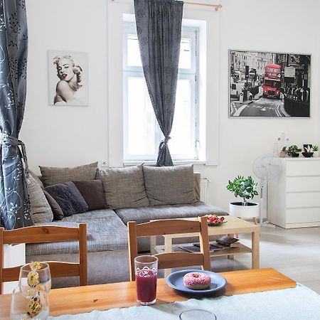 Dora Apartment Near Buda Castle With Parking! Budapeste Exterior foto