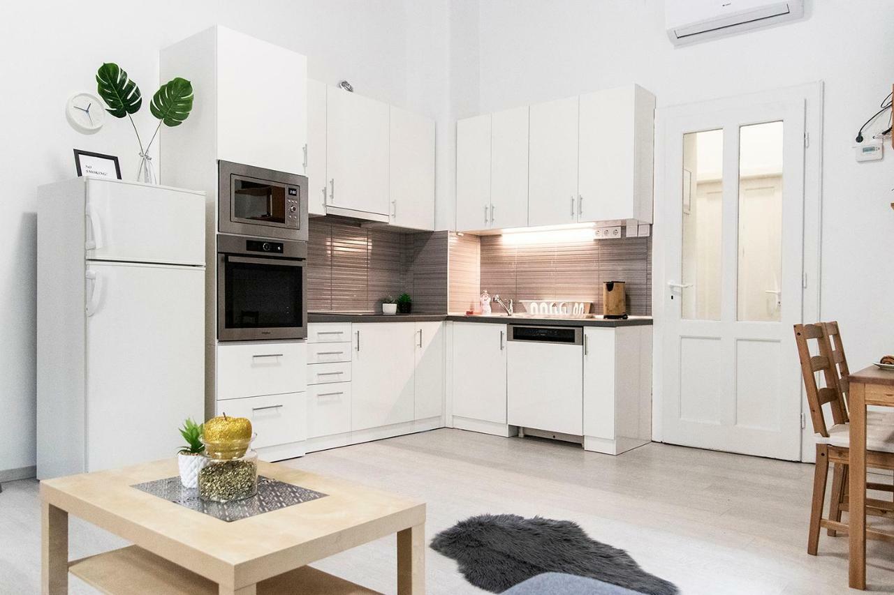 Dora Apartment Near Buda Castle With Parking! Budapeste Exterior foto